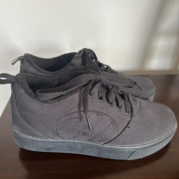 Heelys All Black Unisex Skate Shoes, Youth Size 5 - Picture 1 of 3